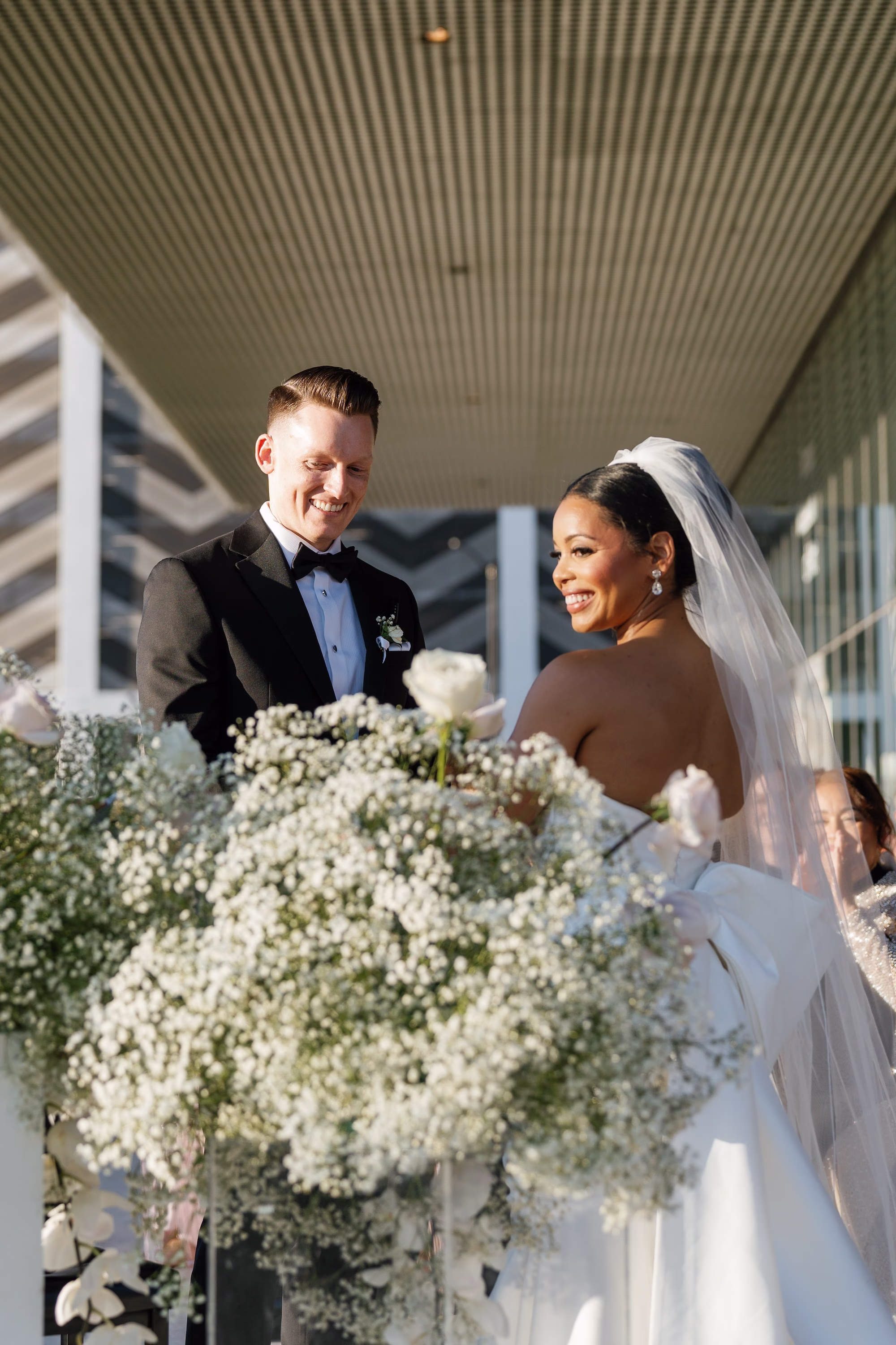 24Timeless Black and White Wedding Inspiration - Modern Black and White Wedding | Tampa Museum of Art Bride and Groom Wedding Portrait