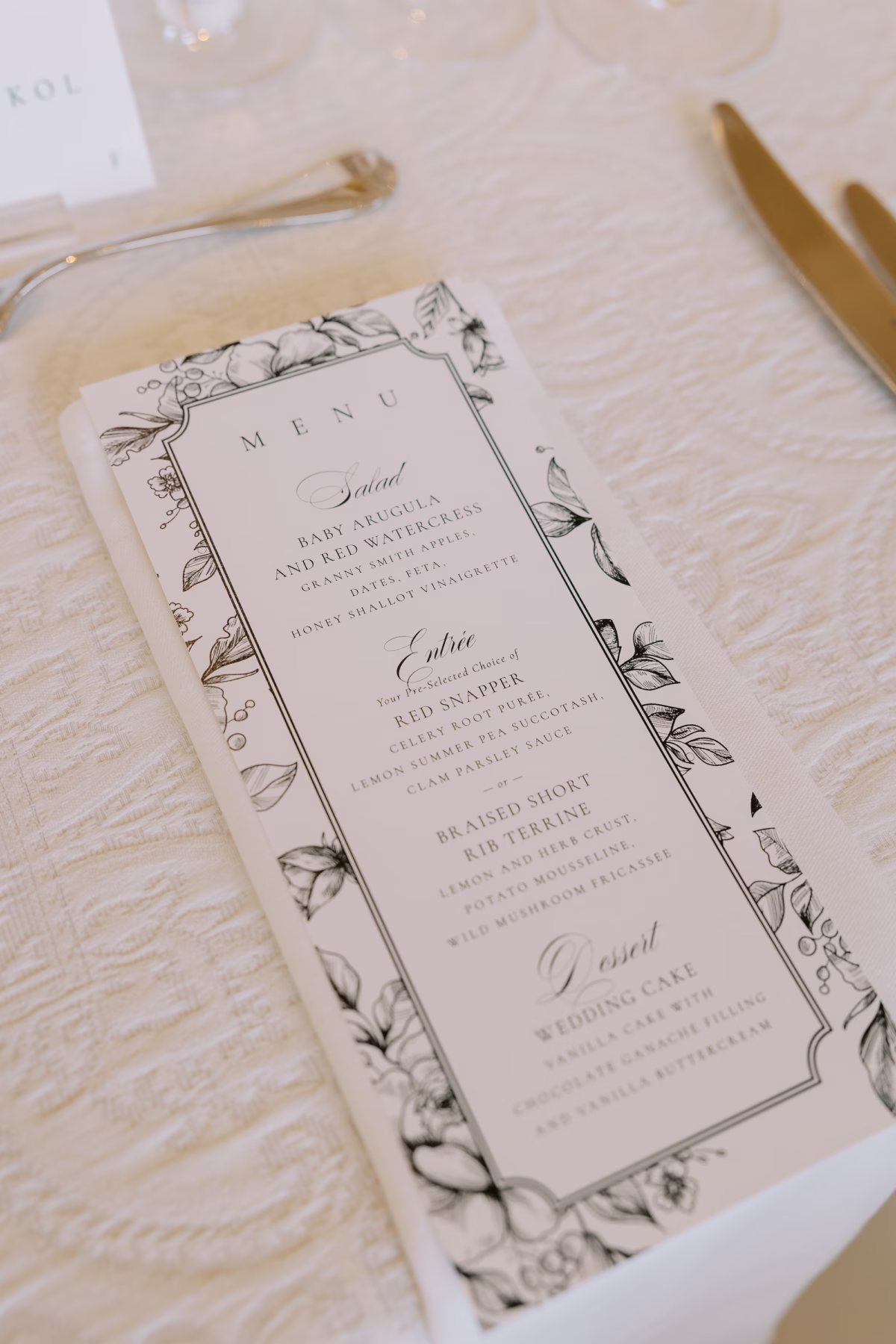 Timeless Black and White Wedding Reception Menu Card Decor Ideas