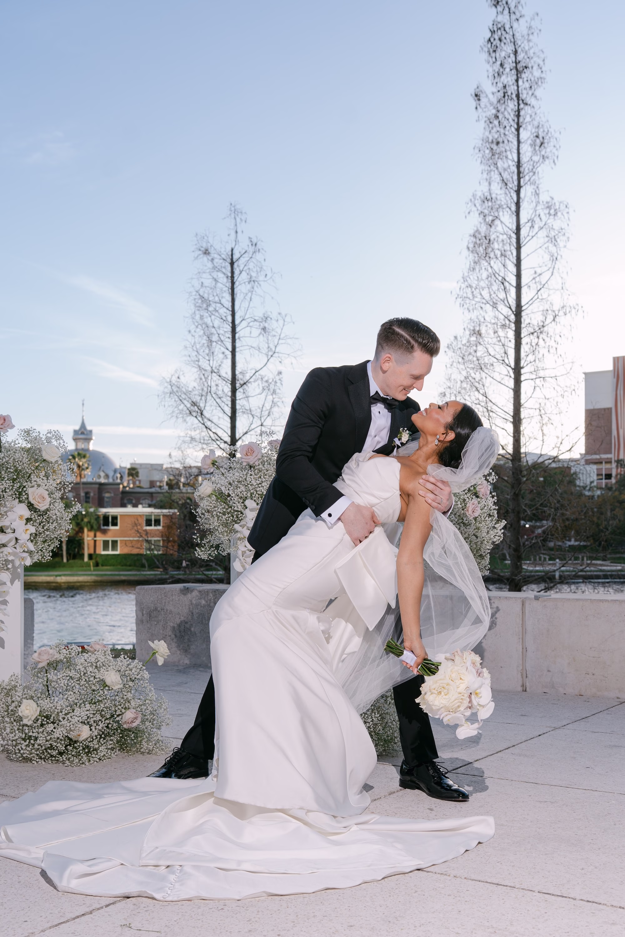 26Timeless Black and White Wedding Inspiration - Modern Black and White Wedding | Tampa Museum of Art Bride and Groom Wedding Portrait