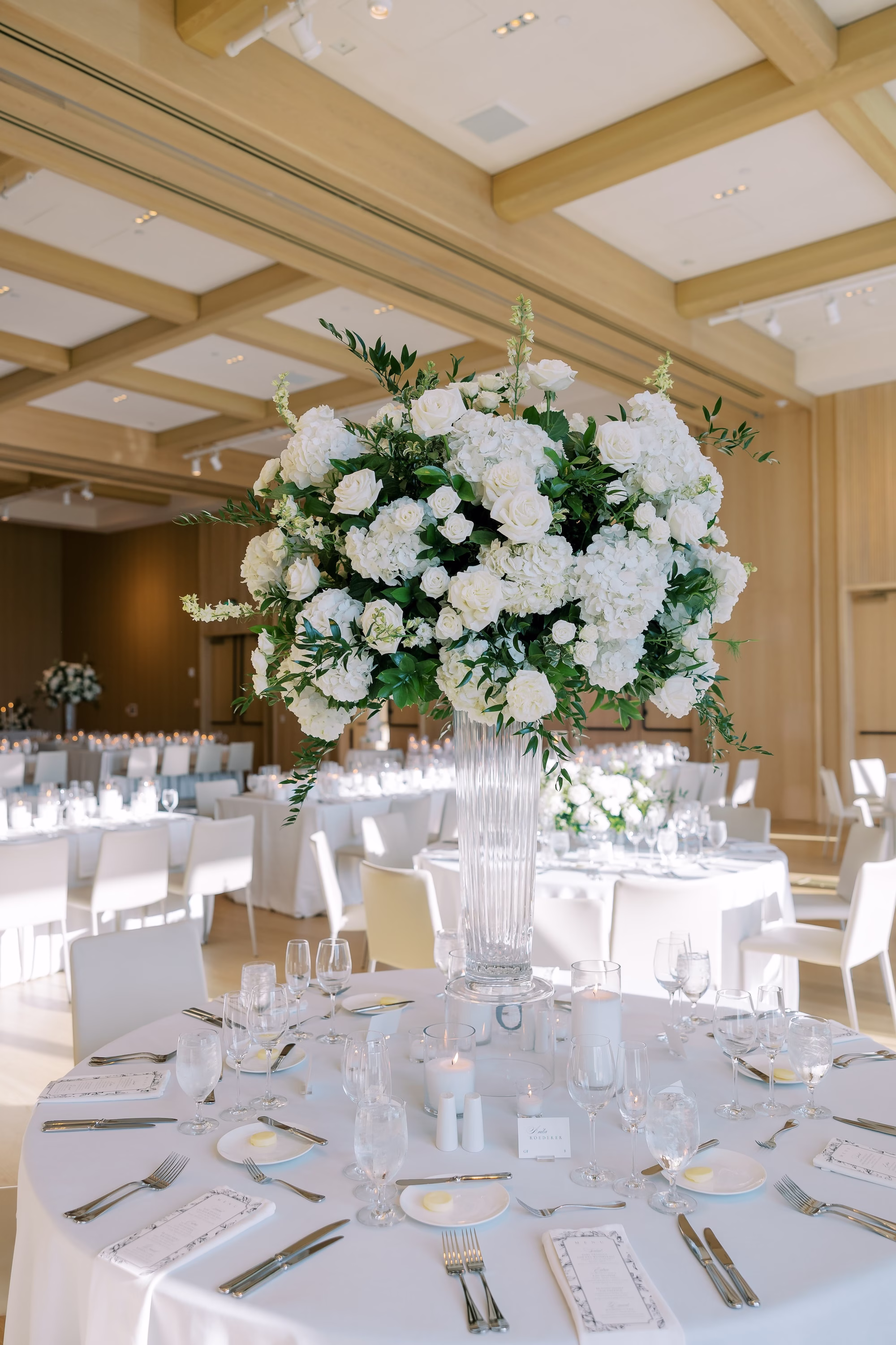 Timeless Black and White Wedding Reception Centerpiece Flower Decor Inspiration | Tampa Bay Florist Bruce Wayne Florals