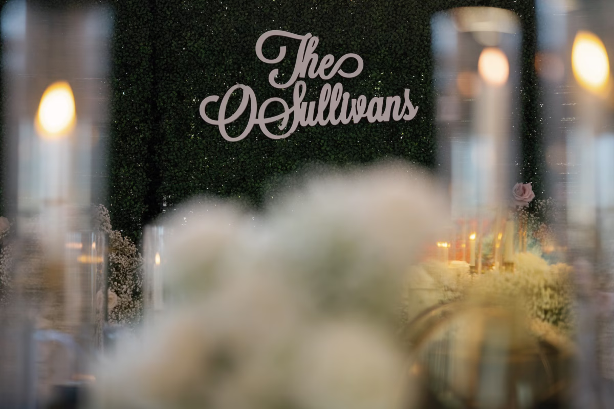 29Timeless Black and White Wedding Inspiration - Modern Black and White Wedding | Tampa Museum of Art Timeless Black and White Wedding Reception Hedge Wall with Custom Name Sign Display Ideas | Tampa Bay Kate Ryan Event Rentals