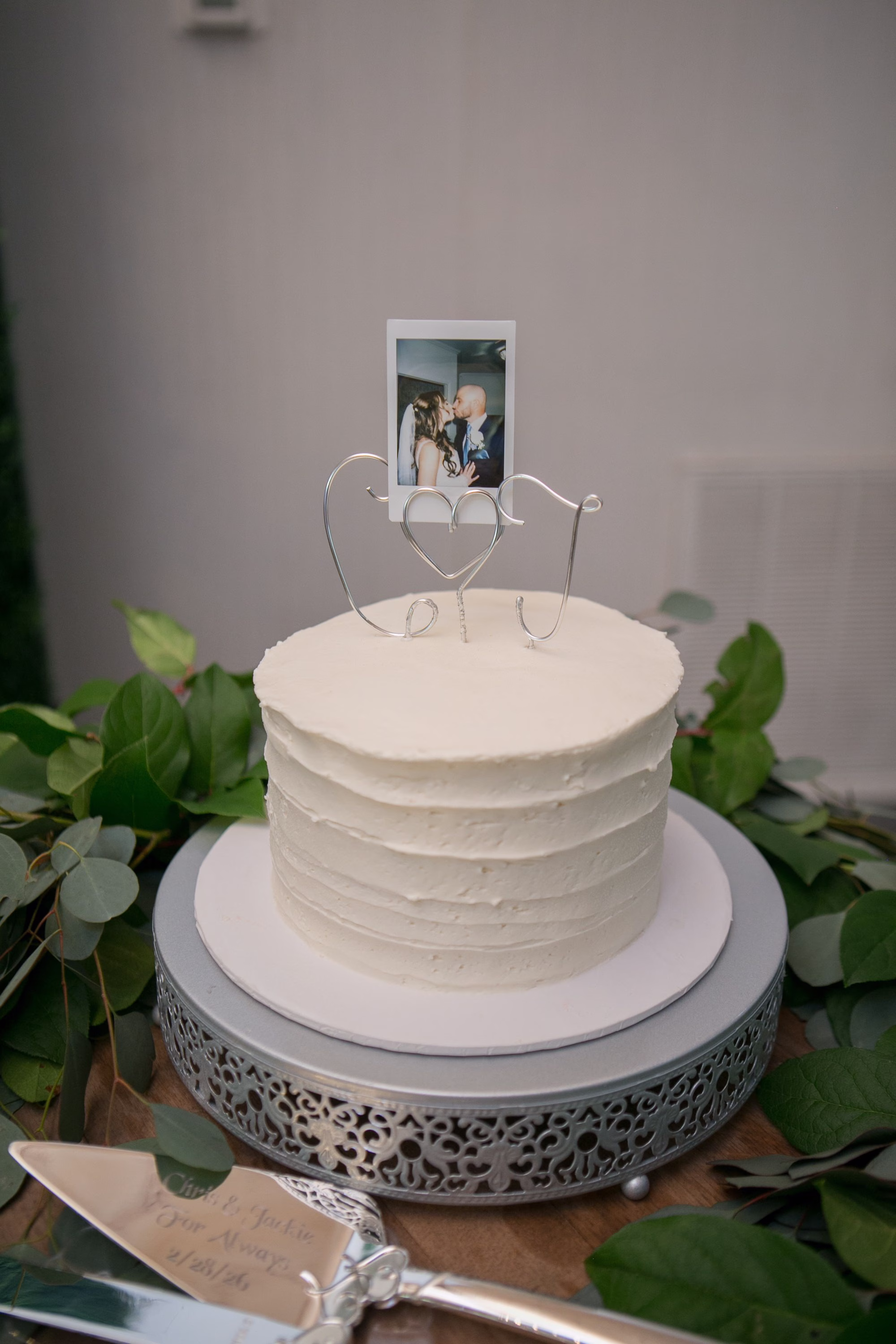 36Elegant Dusty Blue Rustic Wedding Ideas - Ivory and Dusty Blue Rustic Wedding | Lithia Acres Barn Round Single-Tiered White Wedding Cake Inspiration