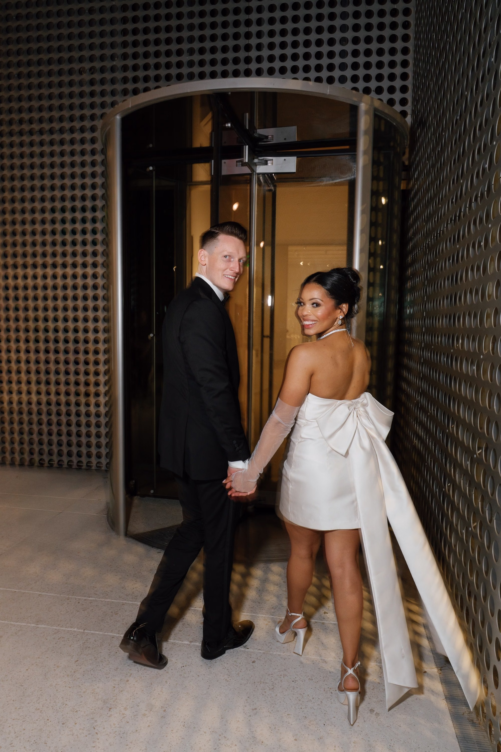 39Timeless Black and White Wedding Inspiration - Modern Black and White Wedding | Tampa Museum of Art Bride and Groom Wedding Portrait