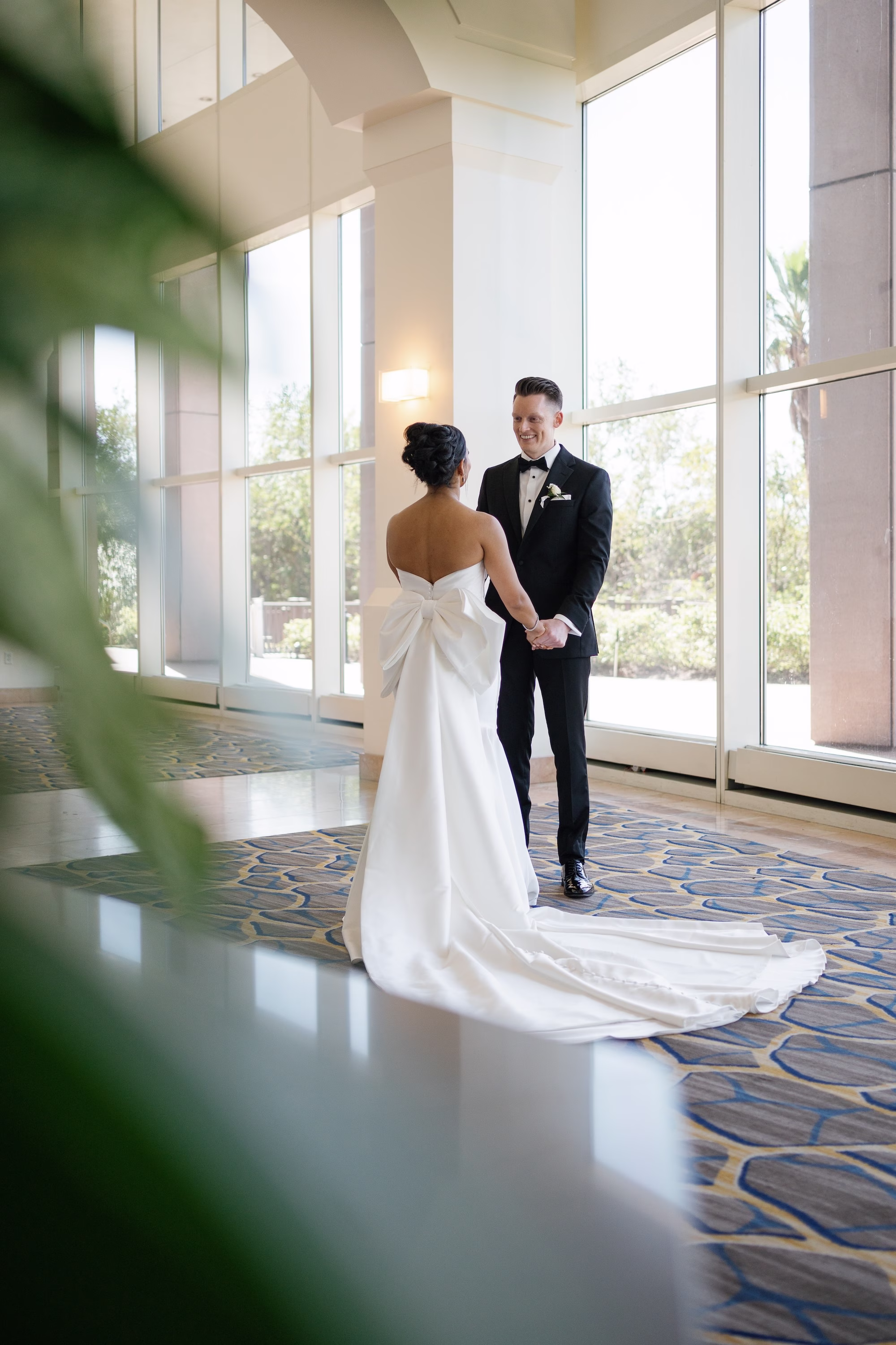 7Timeless Black and White Wedding Inspiration - Modern Black and White Wedding | Tampa Museum of Art Bride and Groom First Look Wedding Portrait