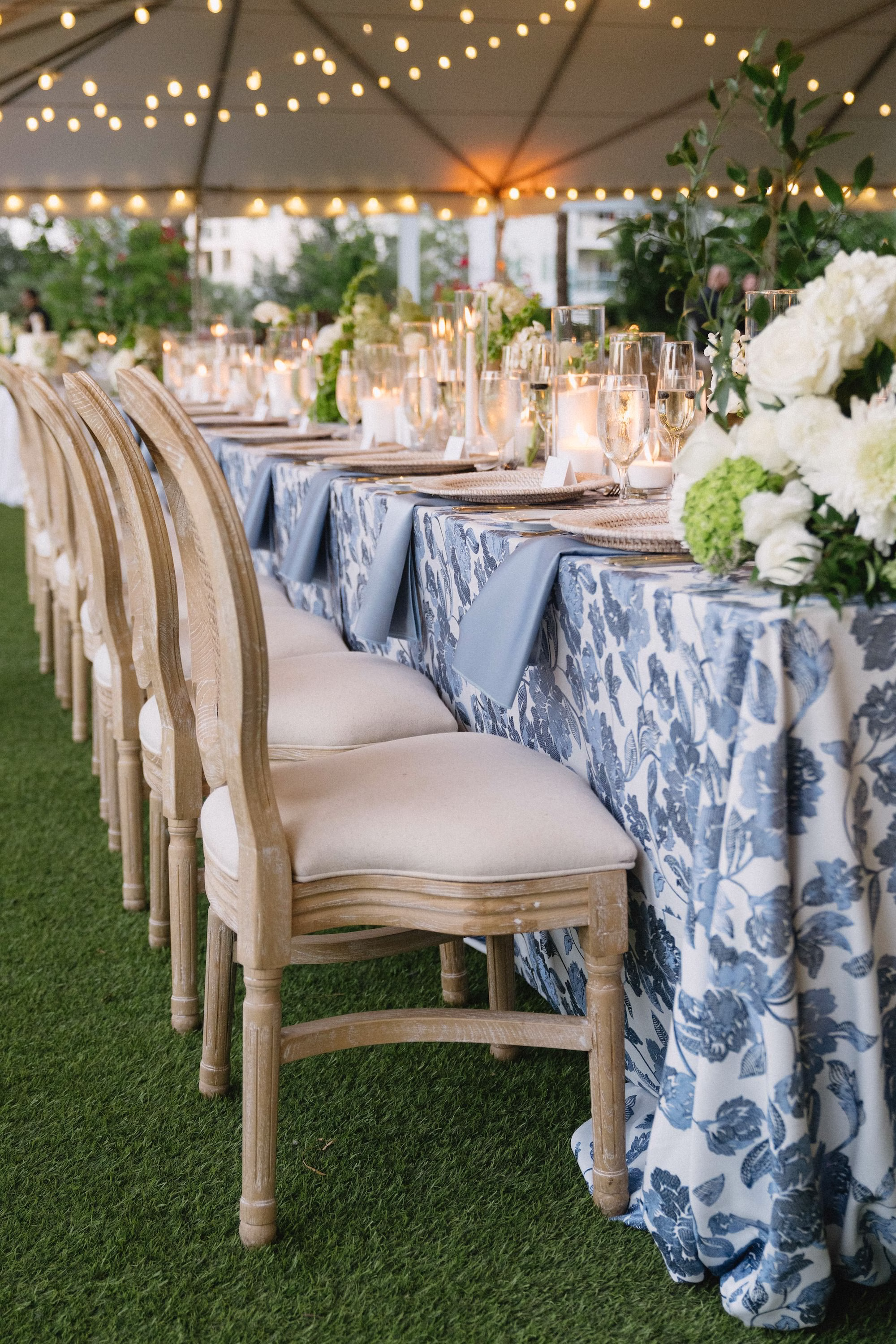 25Timeless Old Florida Green and White Wedding Inspiration - Timeless, Green and White Clearwater Wedding | The Belleview Inn Timeless Old Florida Green and White Wedding Reception Decor Inspiration | Clearwater Kate Ryan Event Rentals