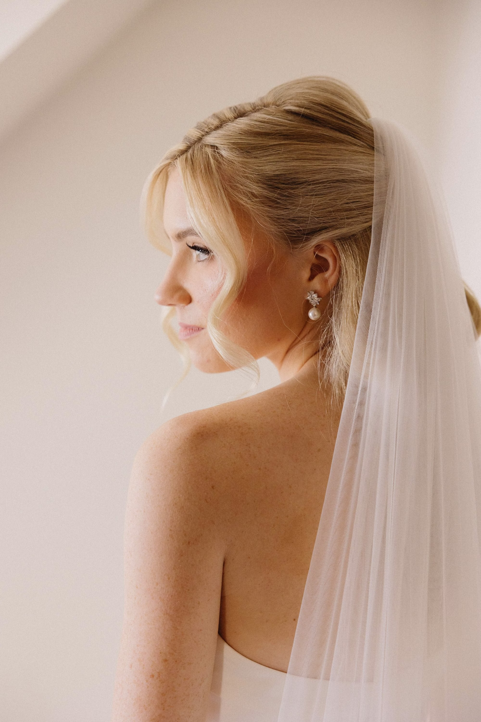 7Timeless Old Florida Green and White Wedding Inspiration - Timeless, Green and White Clearwater Wedding | The Belleview Inn Timeless Bridal Wedding Hair and Makeup Ideas | Clearwater Hair and Makeup Artist Femme Akoi Beauty Studio