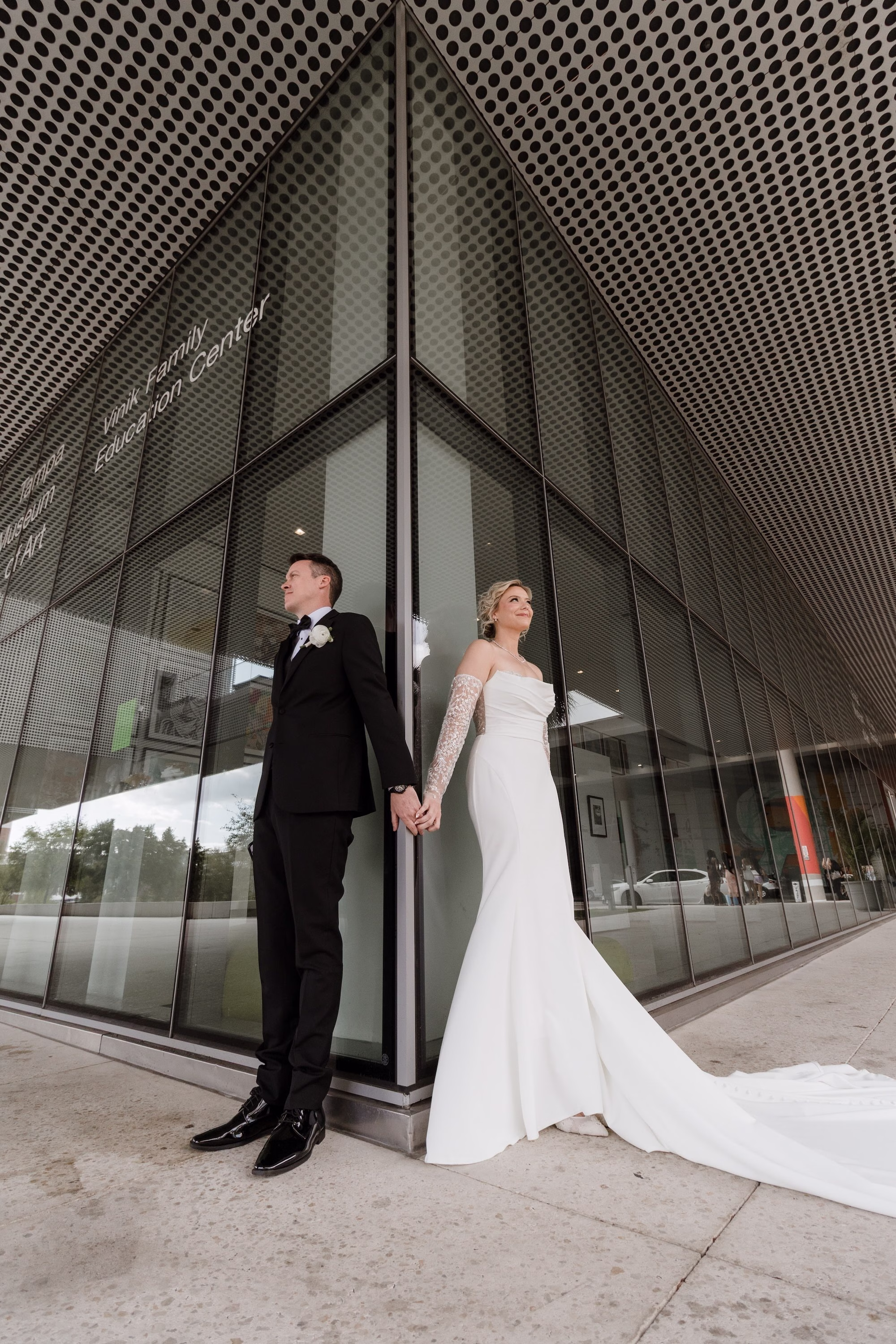 11Modern Black and White Wedding Inspiration - Black and White Modern Wedding | Tampa Museum of Art Bride and Groom Wedding Portrait | Tampa Bay Photographer Evoke Photo and Film