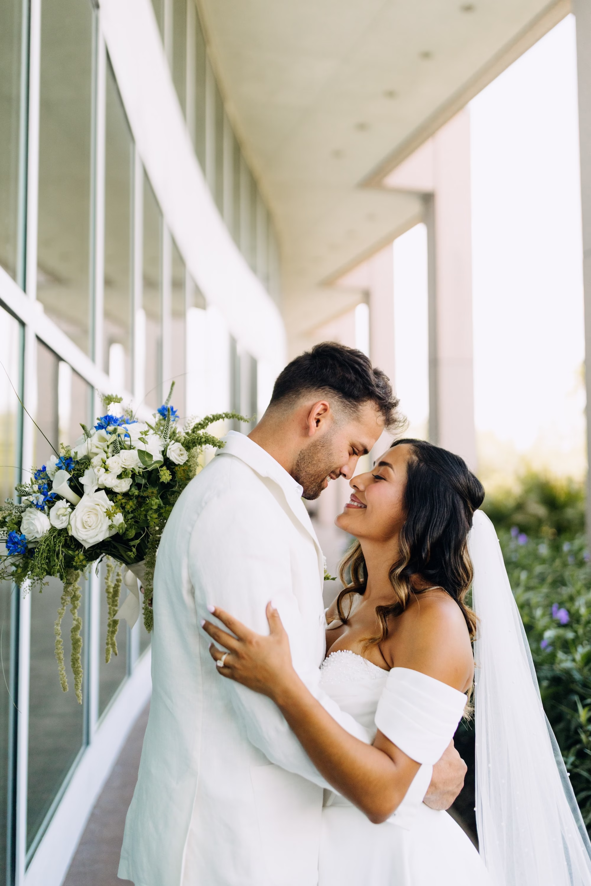 12Modern Blue Coastal Wedding Inspiration - Coastal Dusty Blue Waterfront Wedding Inspiration | Grand Hyatt Tampa Bay Bride and Groom Wedding Portrait | Tampa Bay Photographer Amber McWhorter Photography | Videographer Cinemamouré