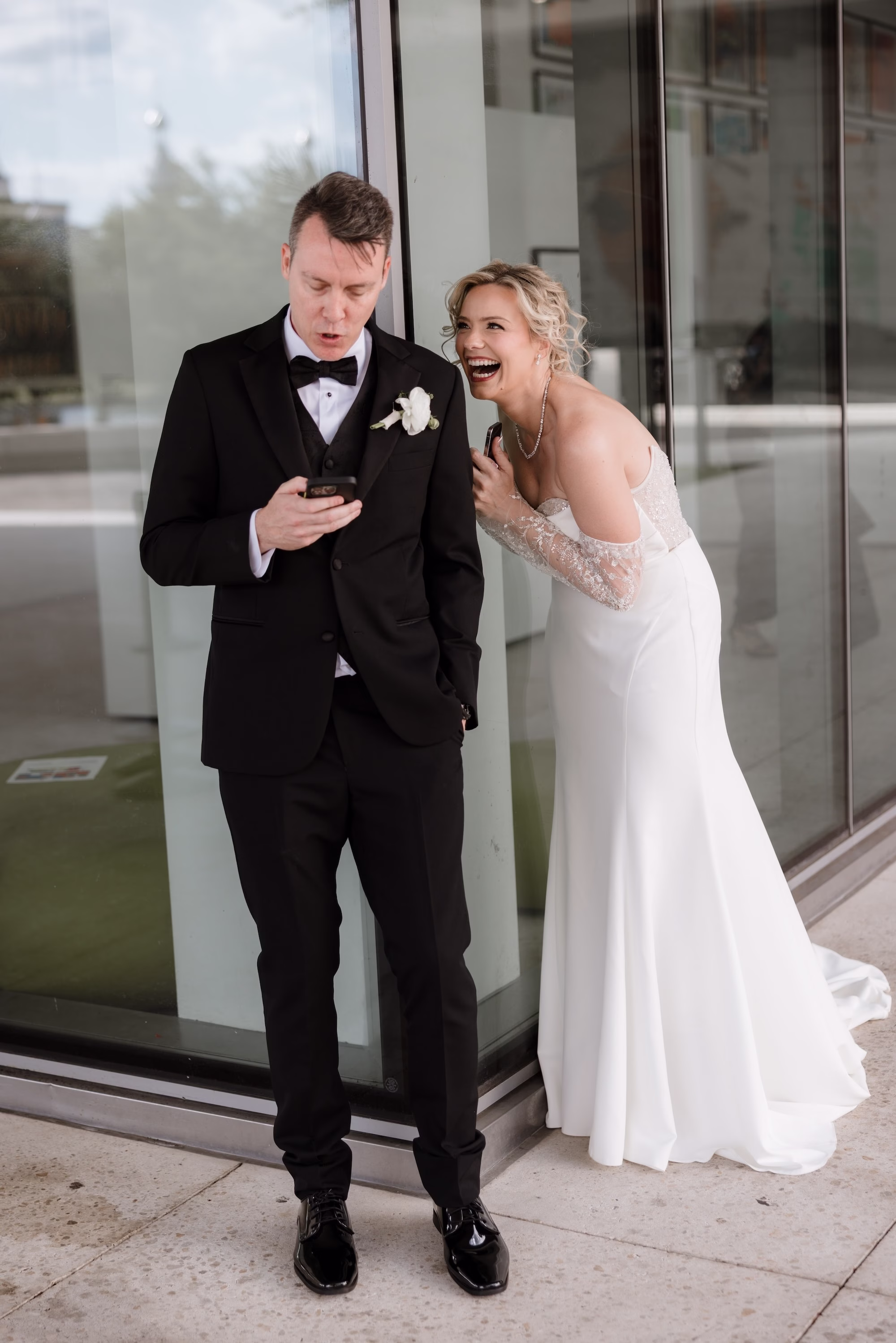 14Modern Black and White Wedding Inspiration - Black and White Modern Wedding | Tampa Museum of Art Bride and Groom Private Vows Wedding Portrait