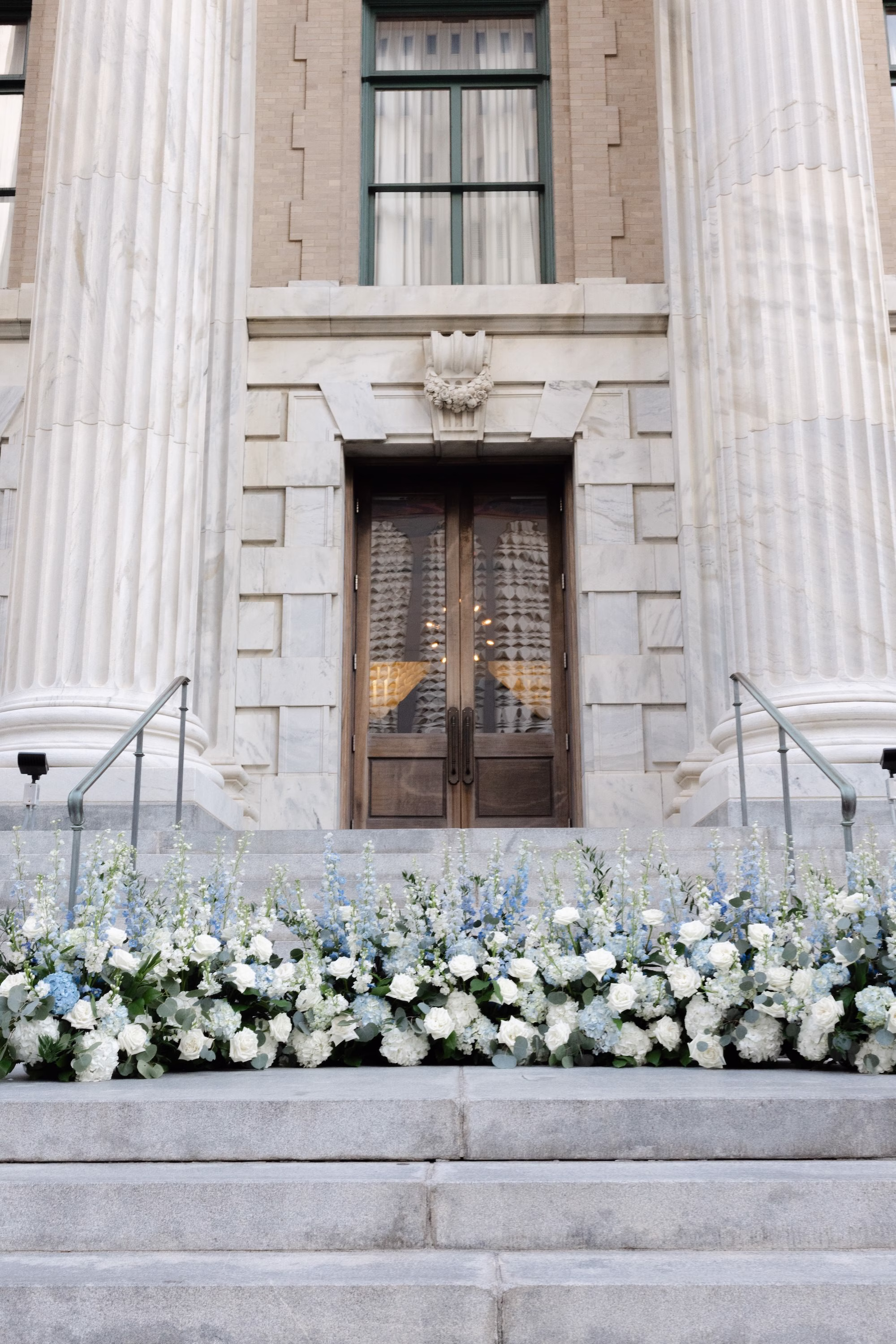15Elegant Dusty Blue and Gold Wedding Inspiration Venue Le Meridien Tampa - Elegant, Dusty Blue and Gold Downtown Tampa Wedding | Le Méridien Tampa Elegant Dusty Blue and Gold Wedding Ceremony Decor Inspiration | Tampa Bay Event Venue Le Meridien
