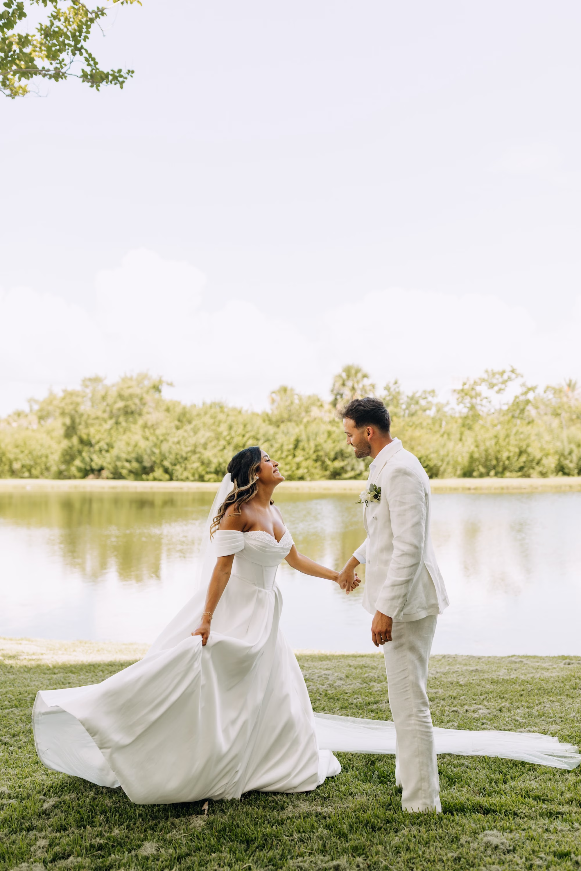 15Modern Blue Coastal Wedding Inspiration Venue Grand Hyatt Tampa Bay - Coastal Dusty Blue Waterfront Wedding Inspiration | Grand Hyatt Tampa Bay Bride and Groom Wedding Portrait | Tampa Bay Photographer Amber McWhorter Photography | Videographer Cinemamouré | Grand Hyatt Tampa Bay