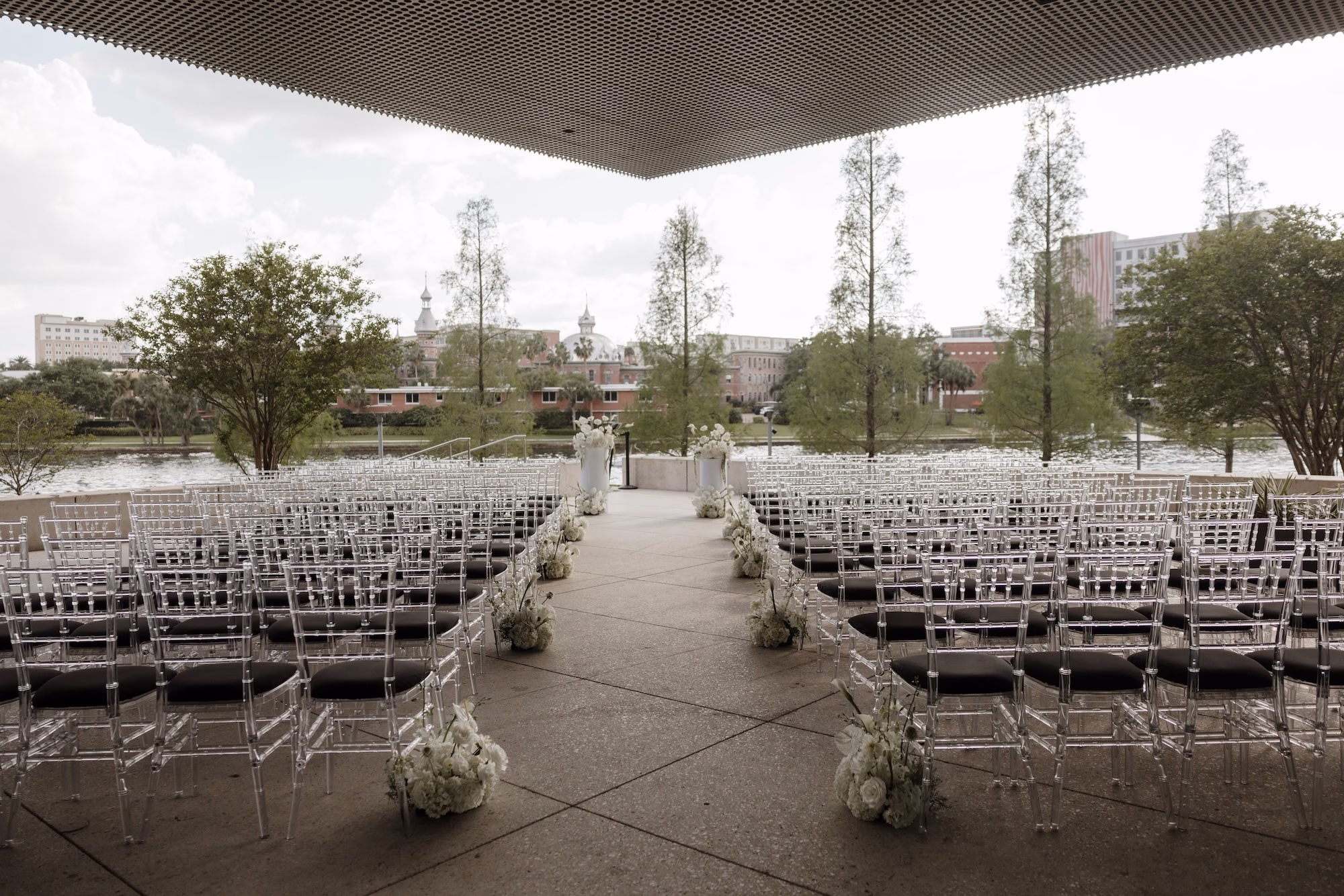 Black and White Modern Wedding | Tampa Museum of Art