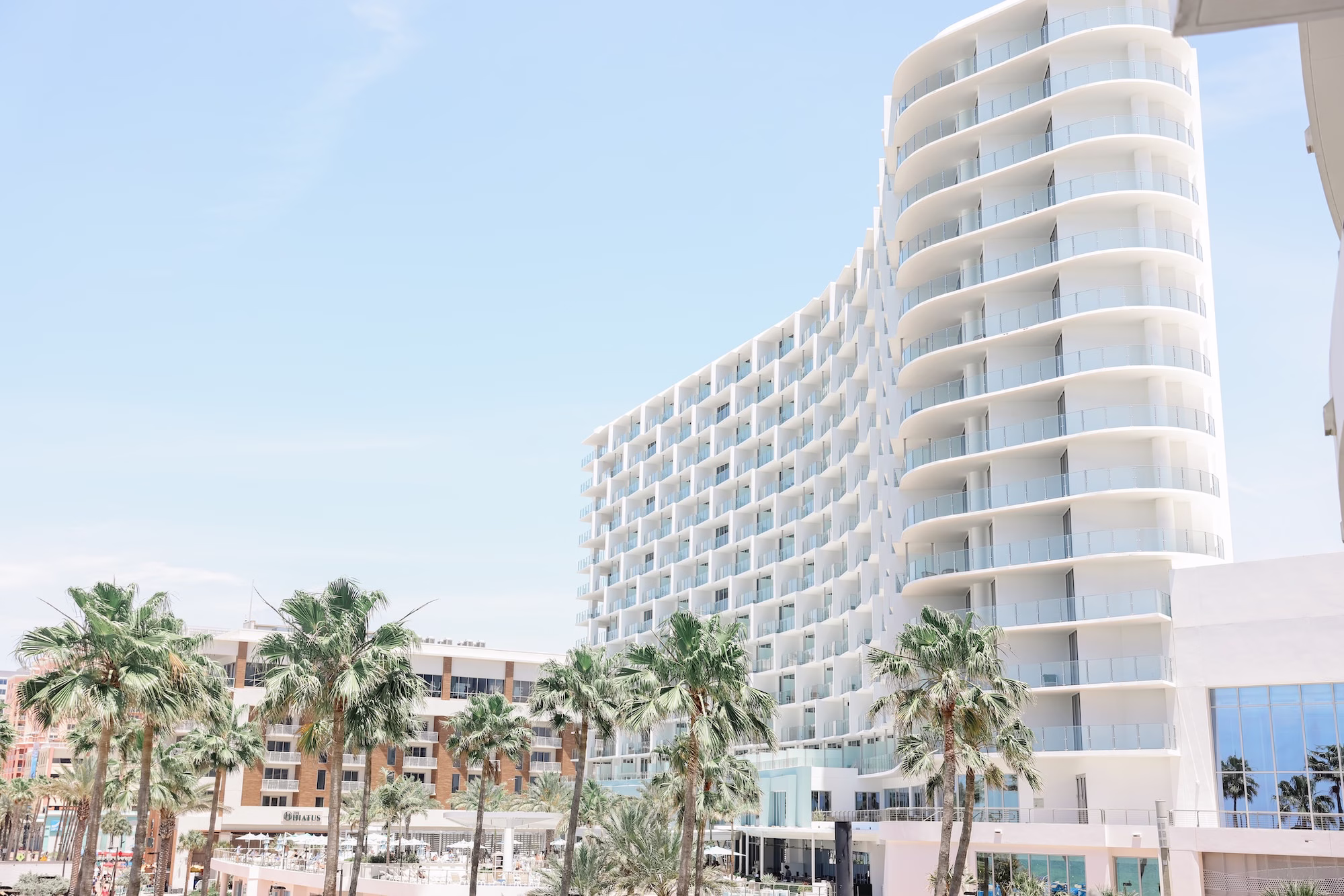 1Tropical Pastel Florida Wedding Inspiration Clearwater Beach Venue Opal Sands - Tropical, Pastel Outdoor Wedding | Opal Sands Clearwater Beach Tropical Clearwater Beach Wedding Venue Opal Sands