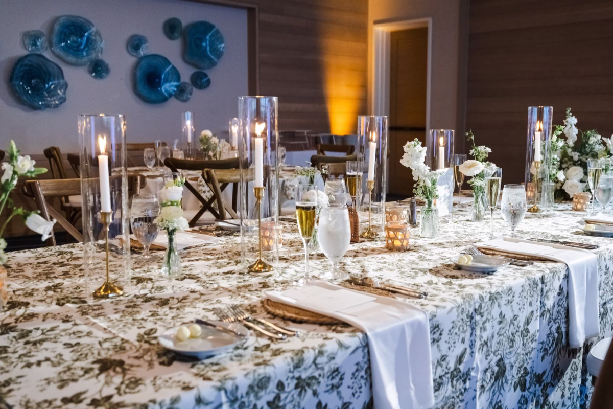 26Elegant Florida Boho Wedding Ideas - Elegant, Destination Sarasota Wedding | Lido Beach Resort Elegant Florida Boho Wedding Reception Tablescape Place Setting Decor Inspiration
