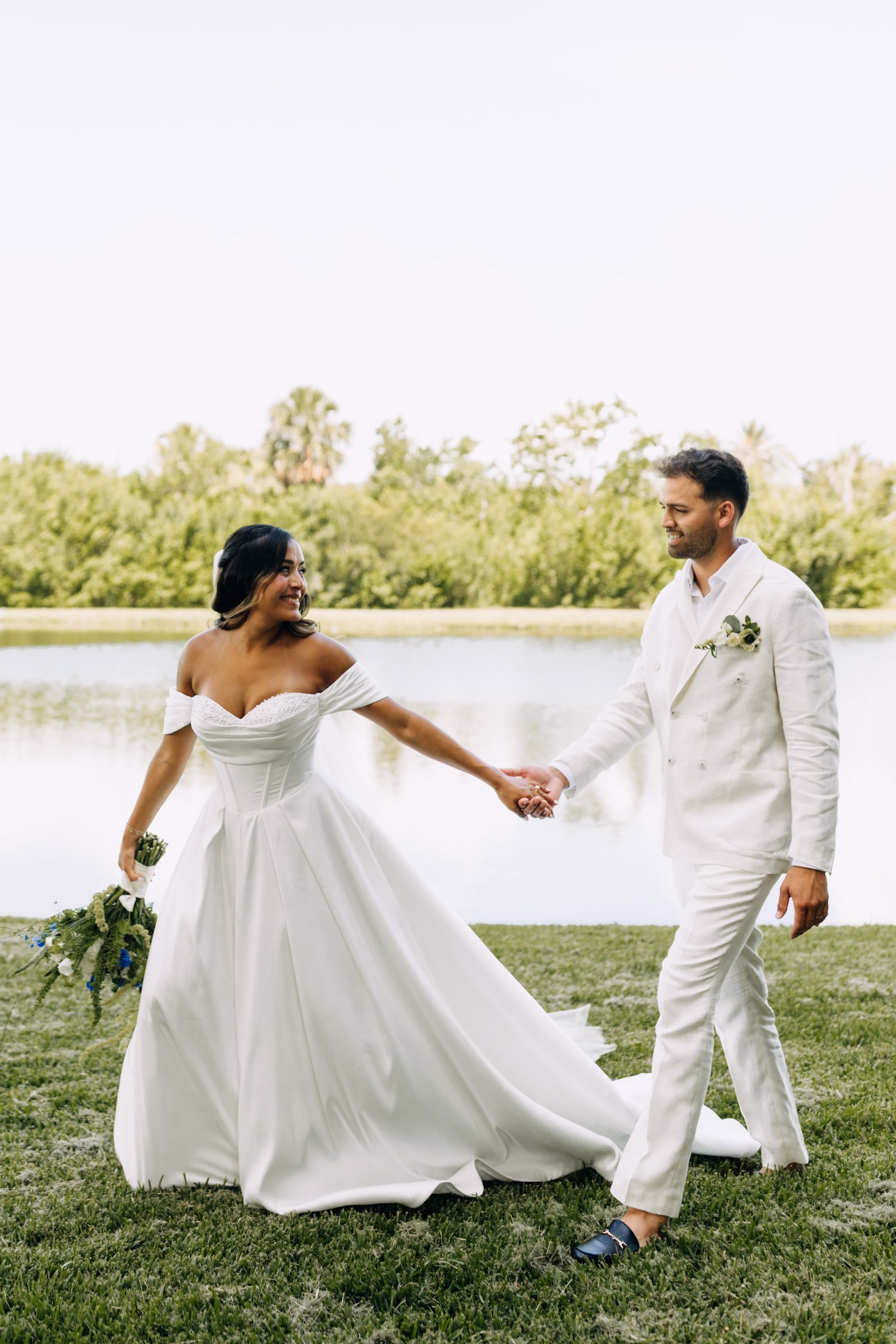 27Modern Blue Coastal Wedding Inspiration - Coastal Dusty Blue Waterfront Wedding Inspiration | Grand Hyatt Tampa Bay Bride and Groom Wedding Portrait | Tampa Bay Photographer Amber McWhorter Photography | Videographer Cinemamouré | Content Creator Behind the Vows