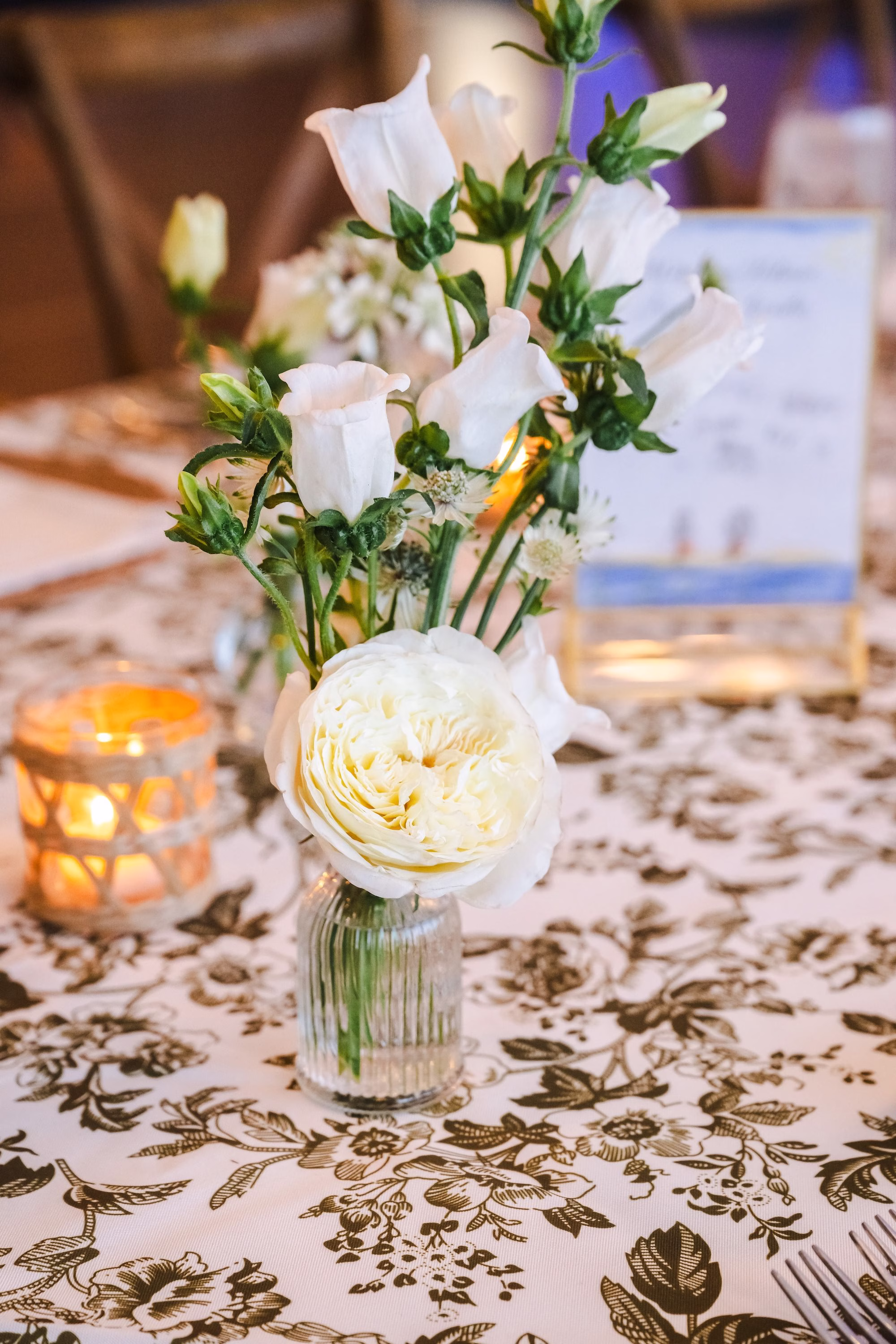 28Elegant Florida Boho Wedding Ideas - Elegant, Destination Sarasota Wedding | Lido Beach Resort Elegant Florida Boho Wedding Reception Centerpiece Decor Inspiration