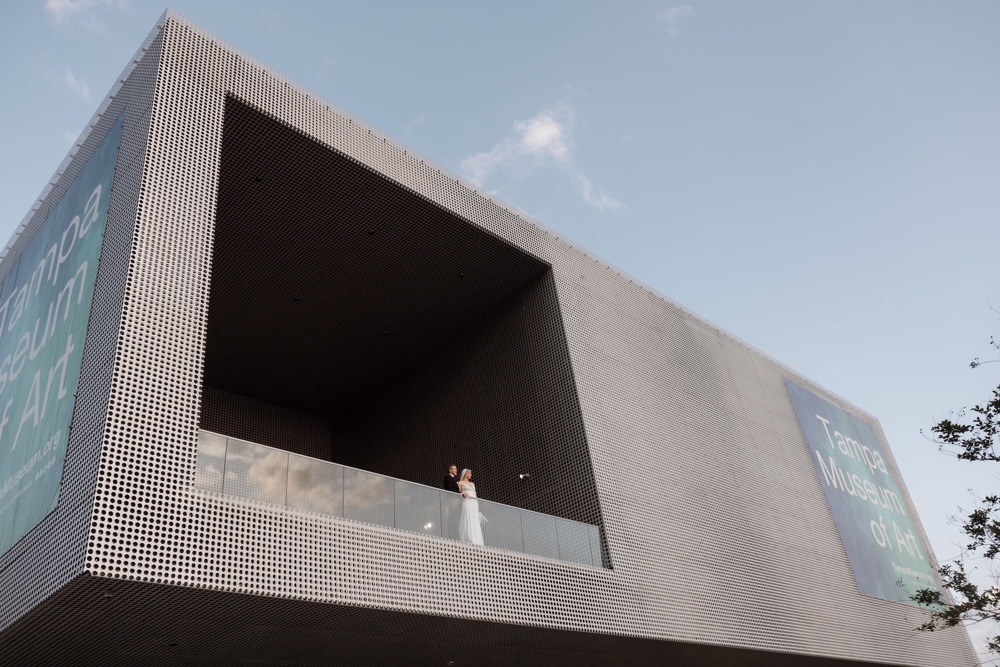 33Modern Black and White Wedding Inspiration Venue Tampa Museum of Art - Black and White Modern Wedding | Tampa Museum of Art Bride and Groom Wedding Portrait | Tampa Bay Photographer Evoke Photo and Film | Tampa Museum of Art