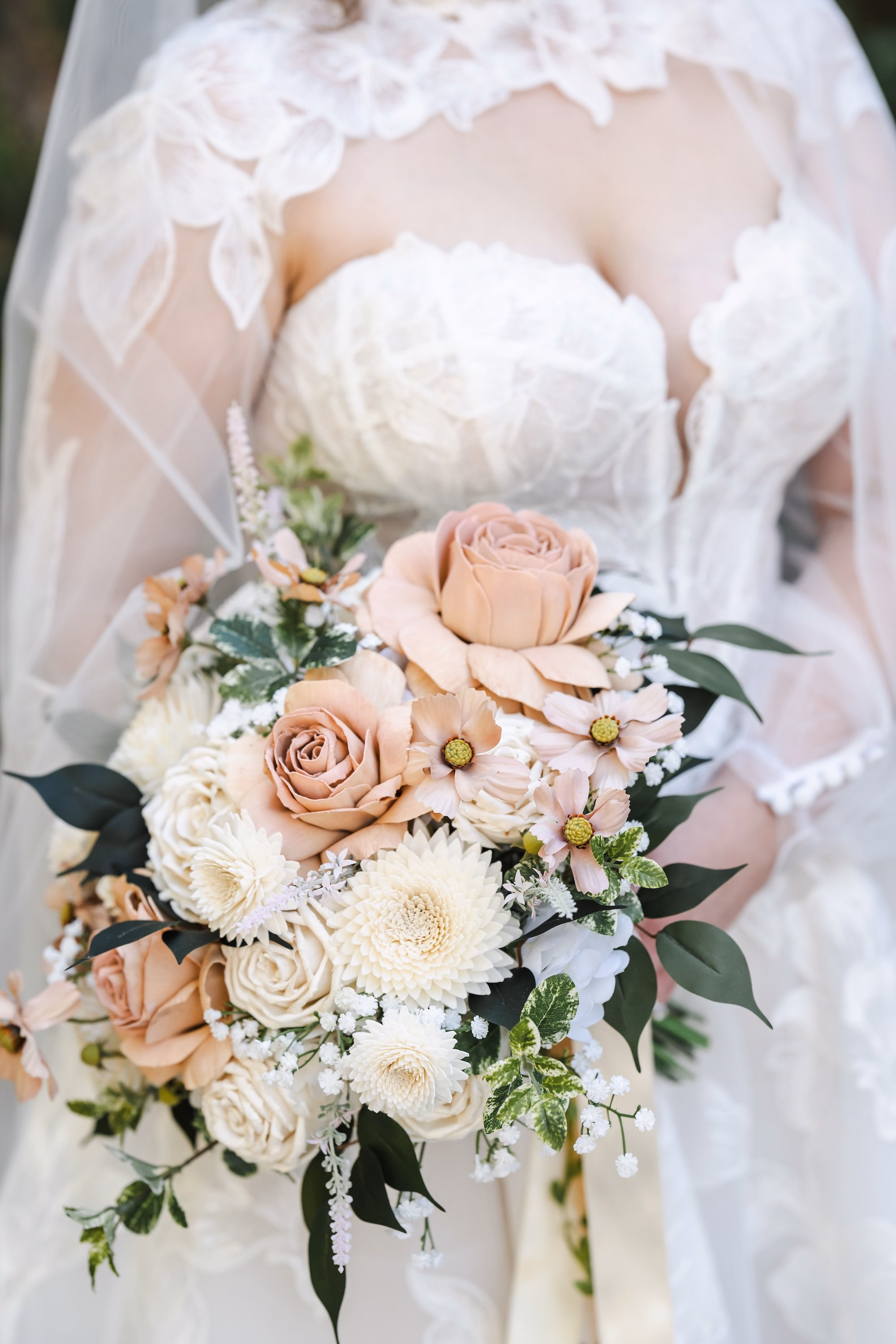 6Romantic Gold and Ivory Florida Wedding Ideas - Romantic Ivory and Gold Sarasota Wedding | Lakewood Ranch Golf & Country Club Blush Rose, Cream Ranunculus and Dahlia Bridal Bouquet Inspiration | St. Pete Wedding Photographer and Videographer Iyrus Weddings